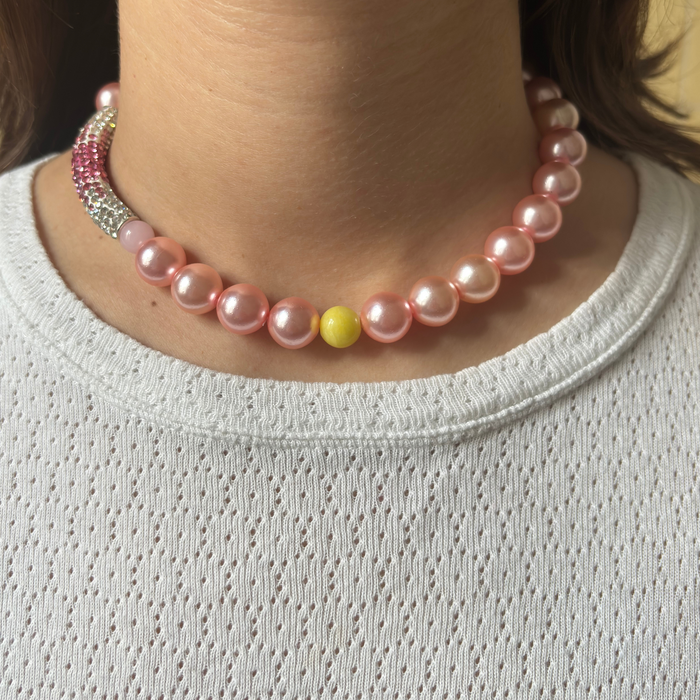 Collier de perles rose